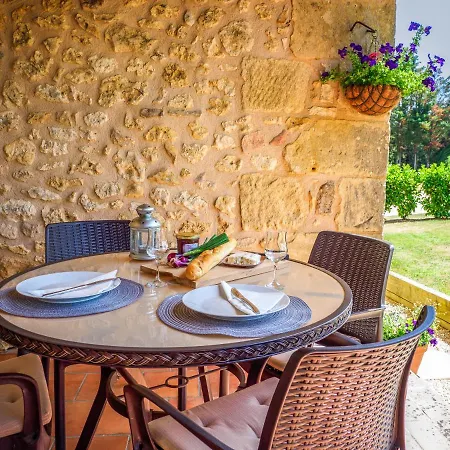 Holiday home Le Nid De Faucons Lalinde
